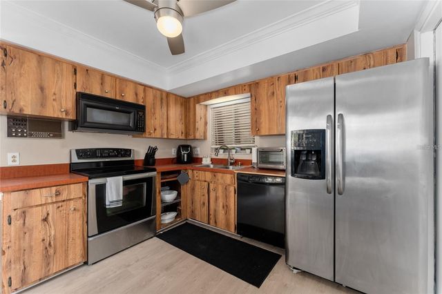 5053 MAUI CIRCLE 14, Orlando, FL 32808