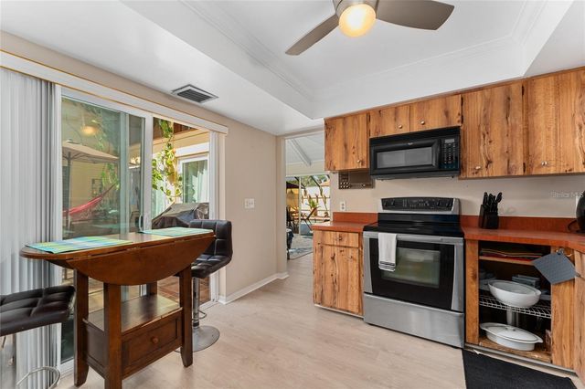 5053 MAUI CIRCLE 14, Orlando, FL 32808