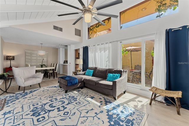 5053 MAUI CIRCLE 14, Orlando, FL 32808