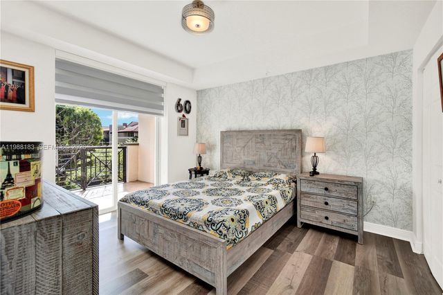 9021 SW 94th St 308, Miami, FL 33176