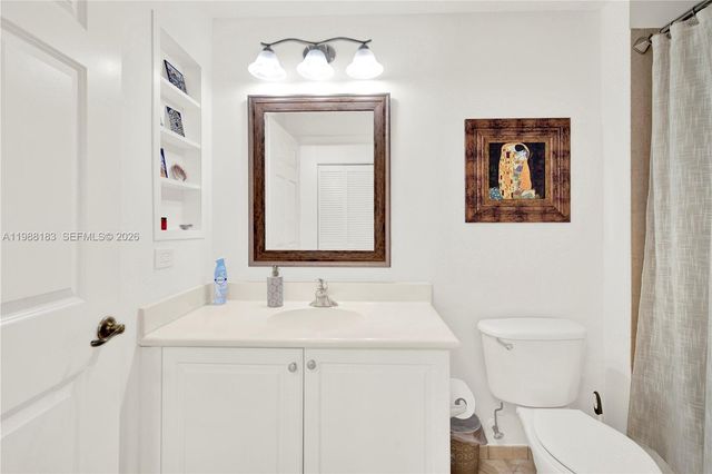 9021 SW 94th St 308, Miami, FL 33176