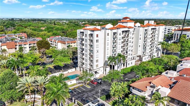 9021 SW 94th St 308, Miami, FL 33176