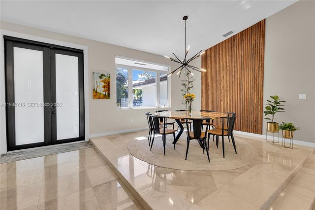 8515 NW 168th Ter, Miami Lakes, FL 33016