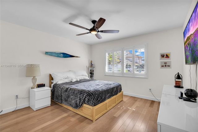 8515 NW 168th Ter, Miami Lakes, FL 33016