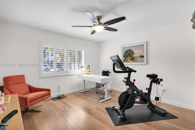 8515 NW 168th Ter, Miami Lakes, FL 33016