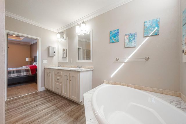 20547 S Post Oak Boulevard B, Fresno, TX 77545