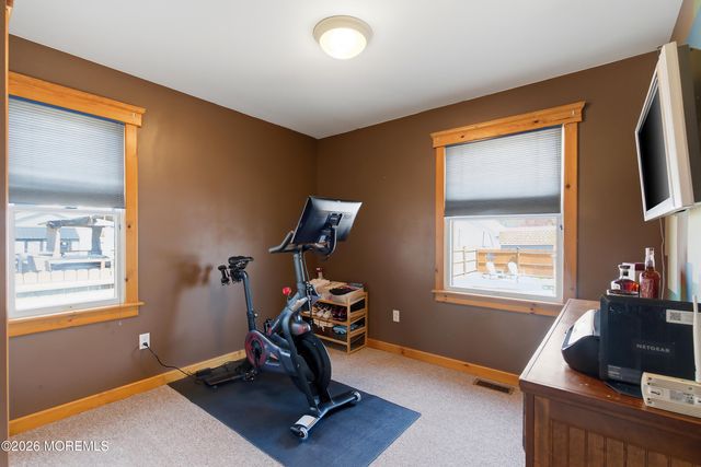 399 Trenton Avenue N, Bayville, NJ 08721