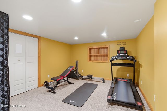 399 Trenton Avenue N, Bayville, NJ 08721