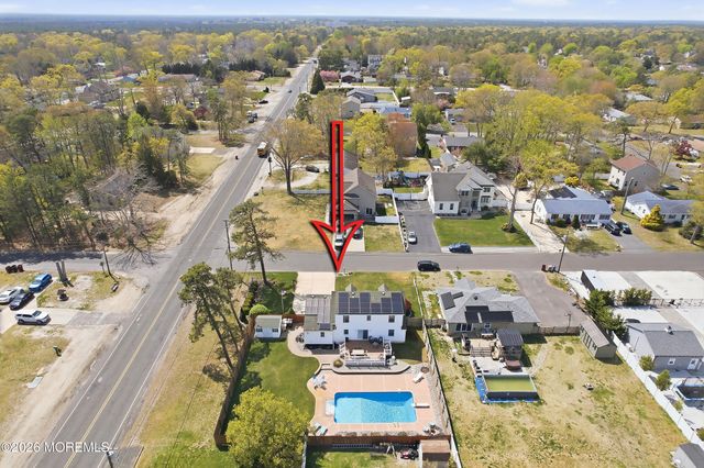 399 Trenton Avenue N, Bayville, NJ 08721