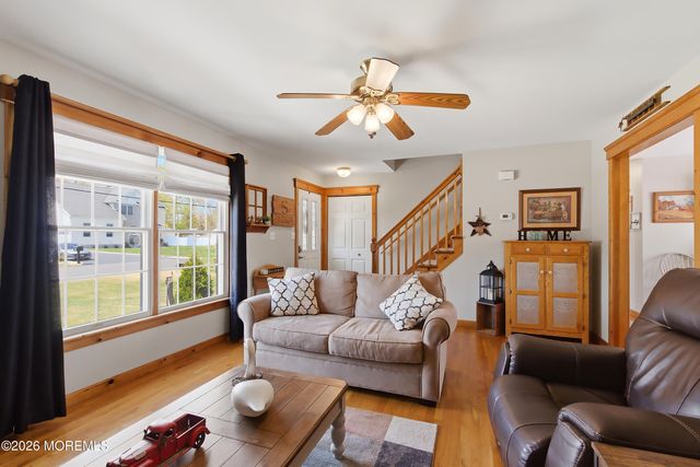399 Trenton Avenue N, Bayville, NJ 08721