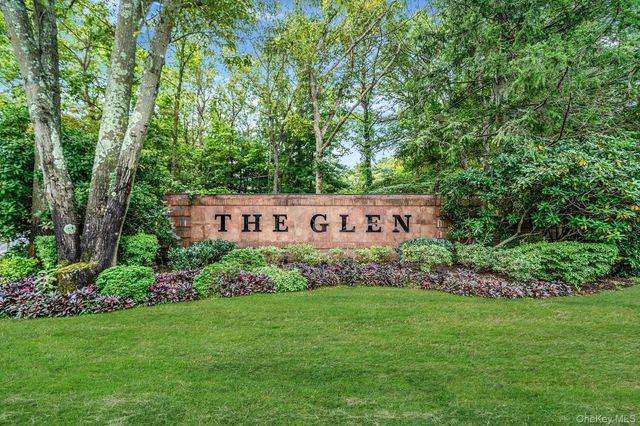 576 Leisure Drive, Ridge, NY 11961