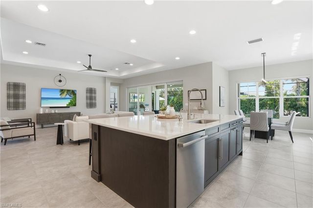 11644 Periwinkle DR, Naples, FL 34120