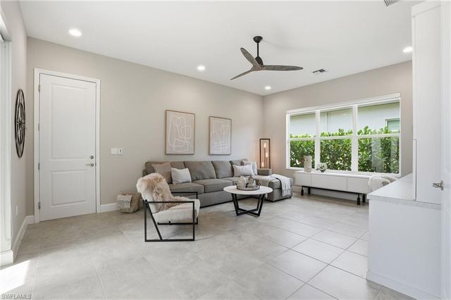 11644 Periwinkle DR, Naples, FL 34120