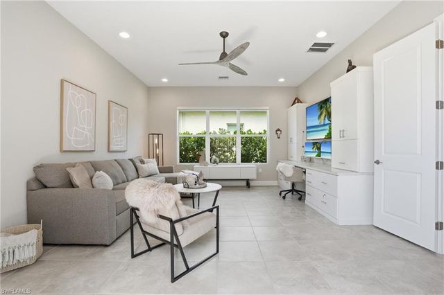 11644 Periwinkle DR, Naples, FL 34120