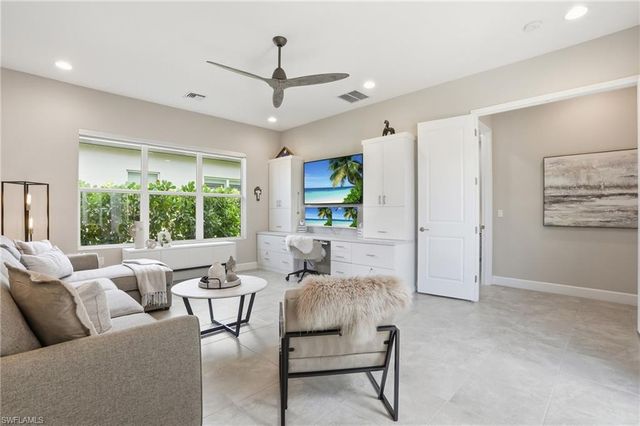 11644 Periwinkle DR, Naples, FL 34120
