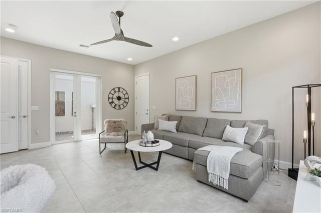 11644 Periwinkle DR, Naples, FL 34120