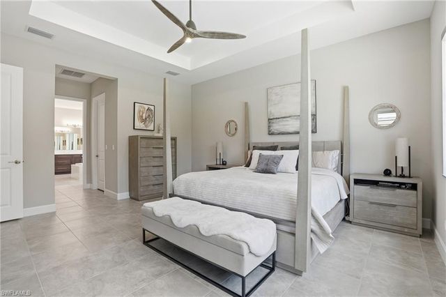 11644 Periwinkle DR, Naples, FL 34120