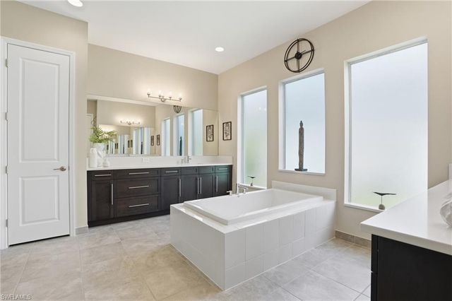 11644 Periwinkle DR, Naples, FL 34120