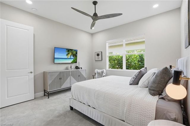 11644 Periwinkle DR, Naples, FL 34120