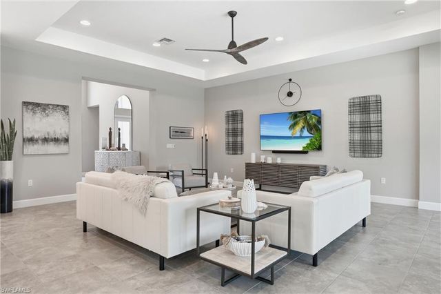 11644 Periwinkle DR, Naples, FL 34120