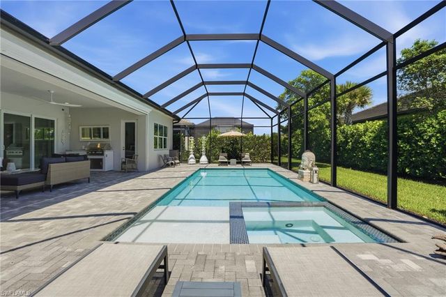 11644 Periwinkle DR, Naples, FL 34120