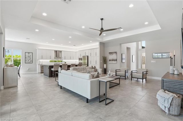 11644 Periwinkle DR, Naples, FL 34120