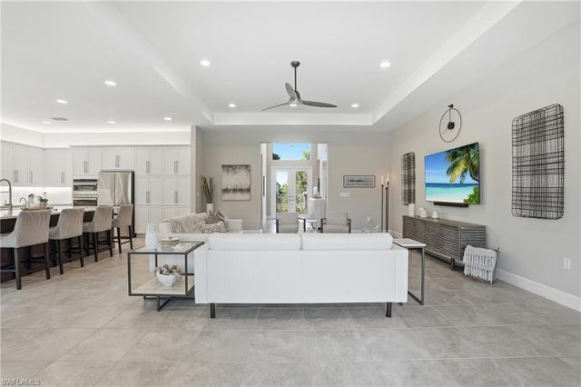 11644 Periwinkle DR, Naples, FL 34120