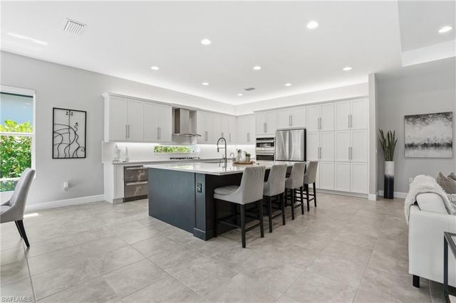 11644 Periwinkle DR, Naples, FL 34120