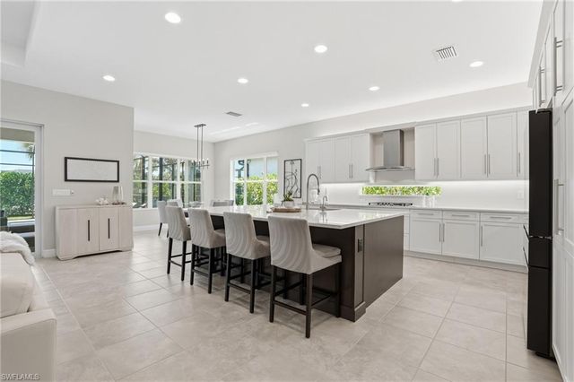 11644 Periwinkle DR, Naples, FL 34120