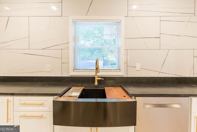 1170 Niles Avenue NW, Atlanta, GA 30318