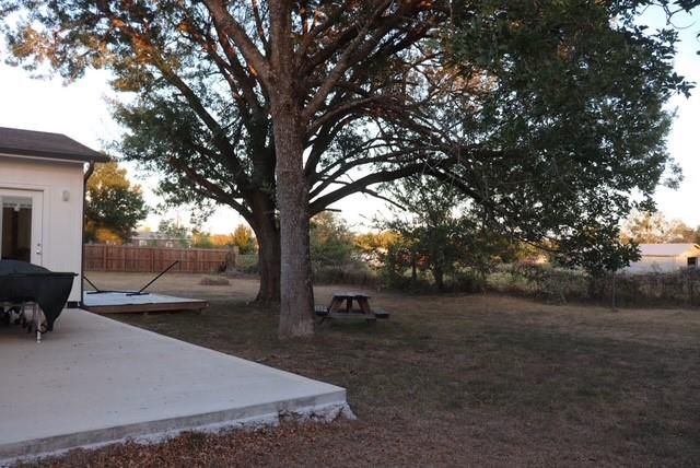 913 7th ST, Lexington, TX 78947