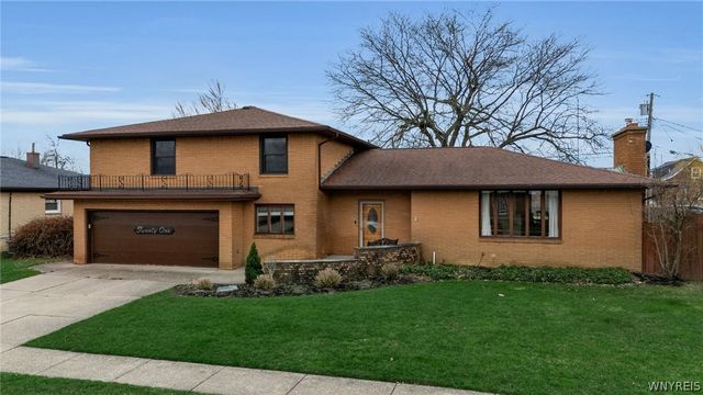 21 Barlow Avenue, Lackawanna, NY 14218