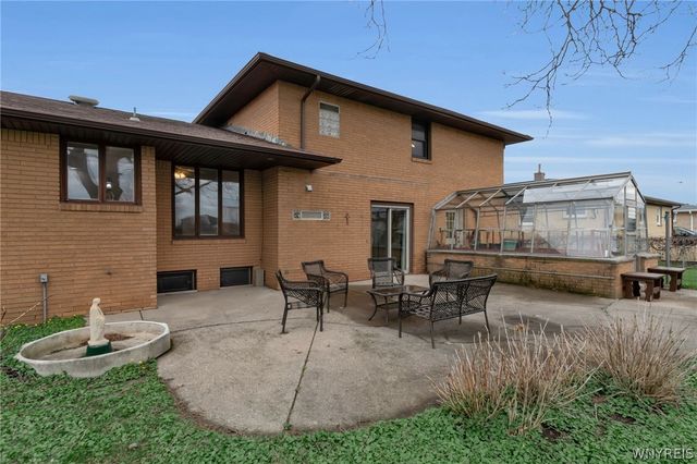 21 Barlow Avenue, Lackawanna, NY 14218