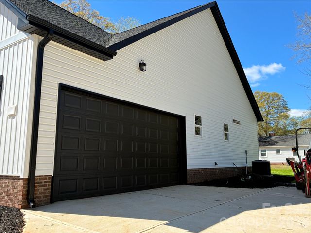 1215 Charlotte Avenue, Rock Hill, SC 29732