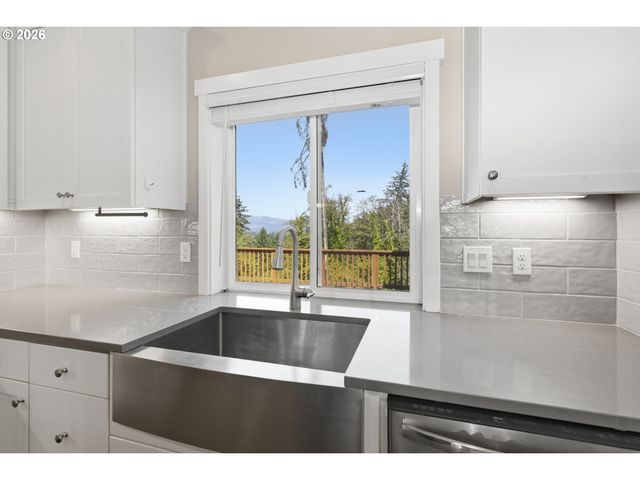 3726 ROCKCRESS Rd, Eugene, OR 97403