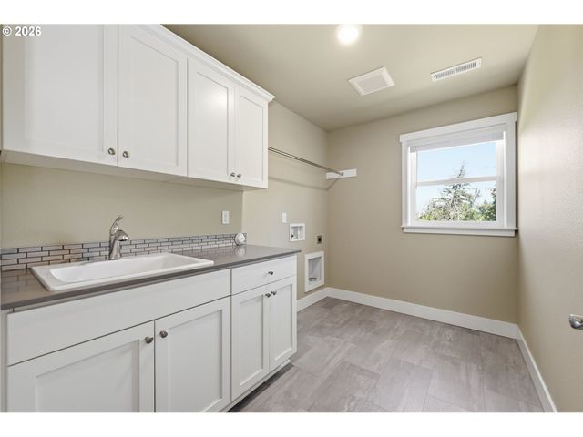 3726 ROCKCRESS Rd, Eugene, OR 97403