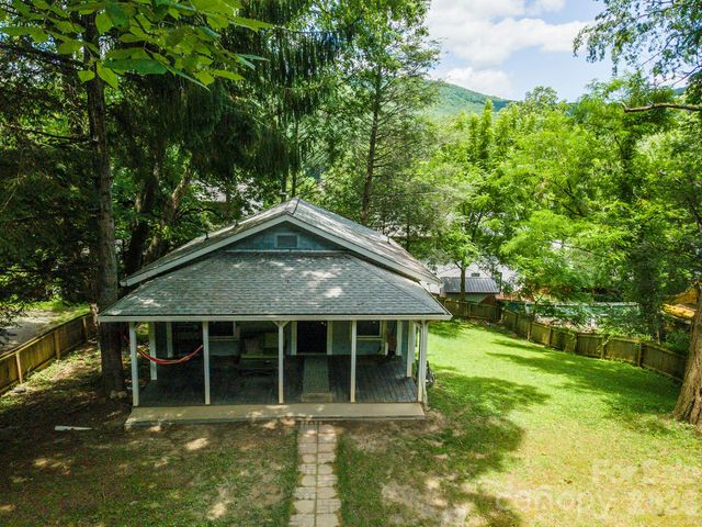 14 Border Street, Black Mountain, NC 28711