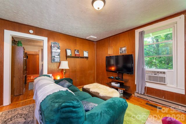 14 Border Street, Black Mountain, NC 28711