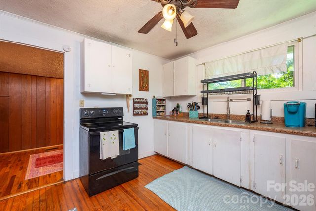 14 Border Street, Black Mountain, NC 28711