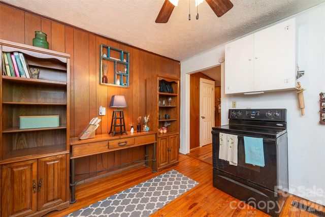 14 Border Street, Black Mountain, NC 28711