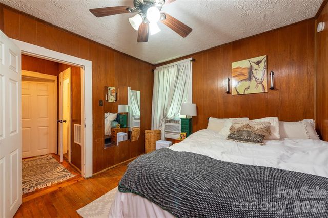 14 Border Street, Black Mountain, NC 28711
