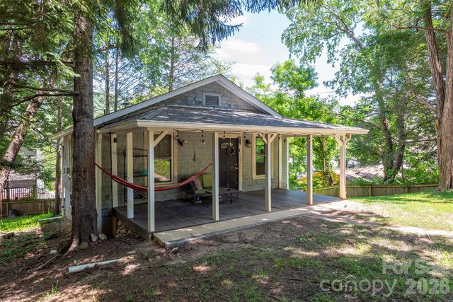 14 Border Street, Black Mountain, NC 28711