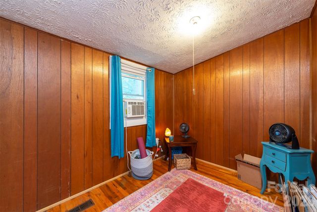 14 Border Street, Black Mountain, NC 28711