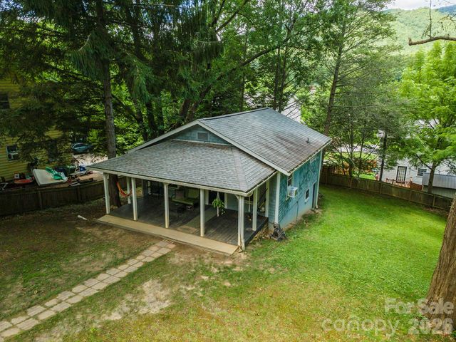 14 Border Street, Black Mountain, NC 28711