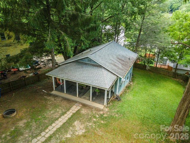 14 Border Street, Black Mountain, NC 28711