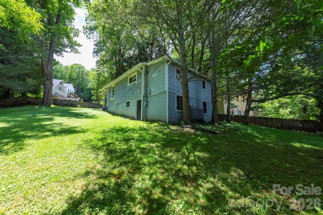 14 Border Street, Black Mountain, NC 28711