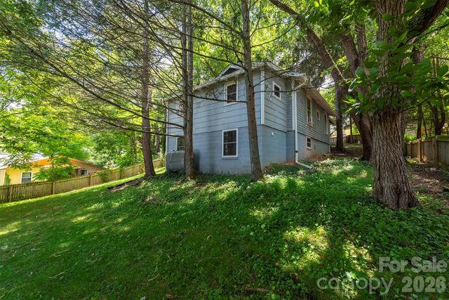 14 Border Street, Black Mountain, NC 28711