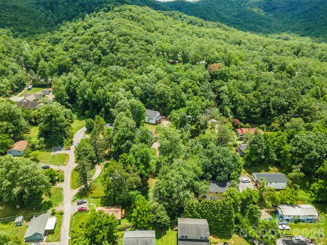 14 Border Street, Black Mountain, NC 28711
