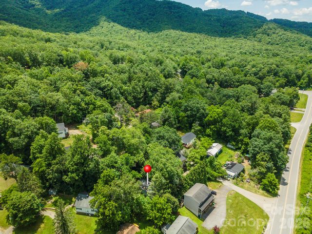 14 Border Street, Black Mountain, NC 28711