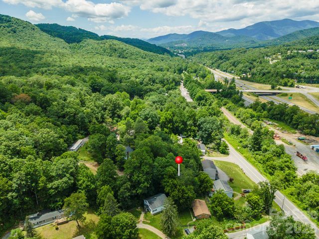 14 Border Street, Black Mountain, NC 28711